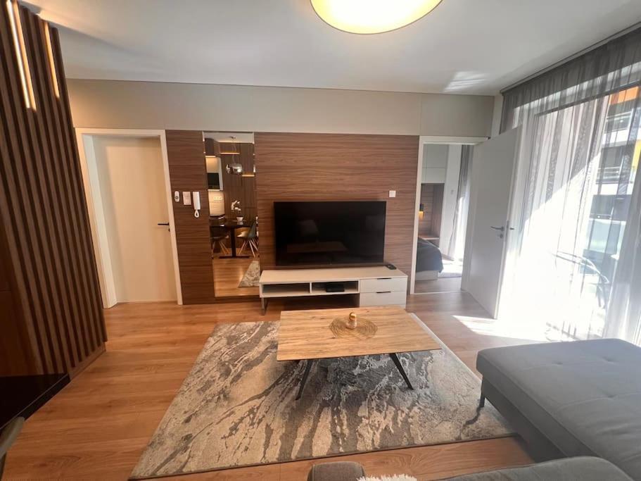 Karzo Property Lk 209 Budapest Bagian luar foto